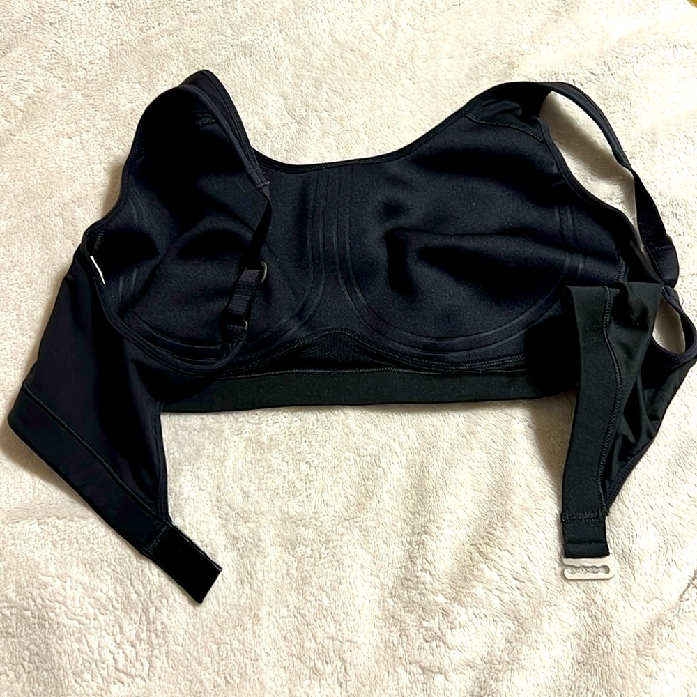 NIKE. DRI-FIT BLACK SPIRT WOMAN BRA. Size XL, runs small like L.Tags are removed - Picture 4 of 6